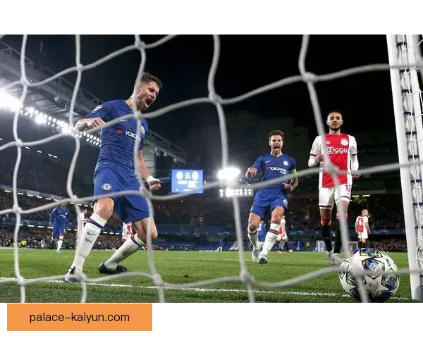 阿贾克斯在新赛季攻防平衡，表现稳健值得关注