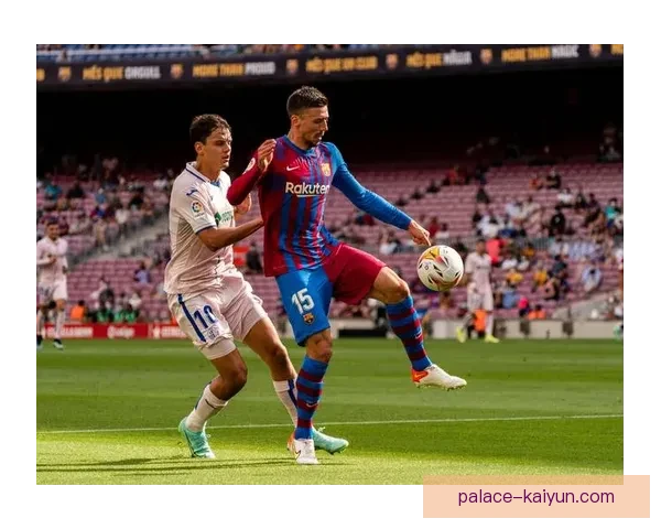 西甲进球集锦展示了上周比赛球队的精彩表现与进攻状态分析